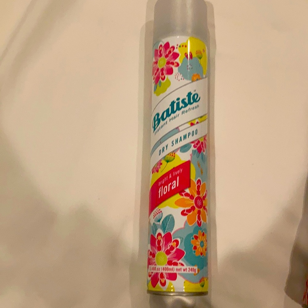 ***free with any purchase** New Batiste Dry Shampoo floral 13.46oz